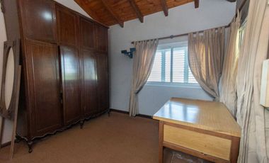 VENTA EN LA TATENGUITA-4 DORM-PISCINA-QUINCHO