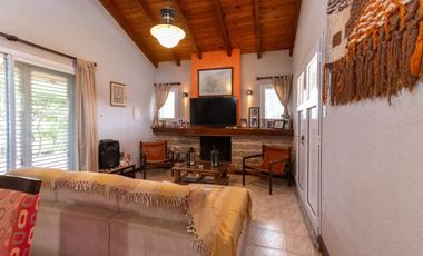 VENTA EN LA TATENGUITA-4 DORM-PISCINA-QUINCHO
