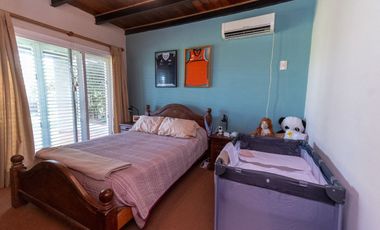 VENTA EN LA TATENGUITA-4 DORM-PISCINA-QUINCHO