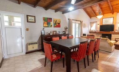 VENTA EN LA TATENGUITA-4 DORM-PISCINA-QUINCHO