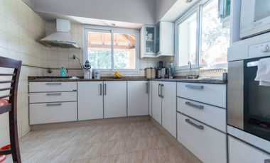 VENTA EN LA TATENGUITA-4 DORM-PISCINA-QUINCHO
