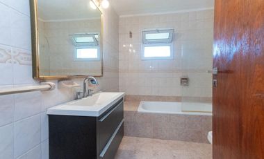 VENTA EN LA TATENGUITA-4 DORM-PISCINA-QUINCHO