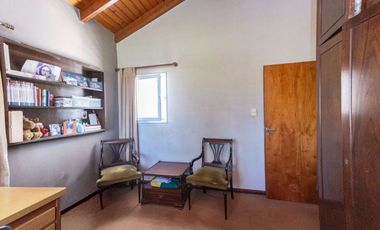 VENTA EN LA TATENGUITA-4 DORM-PISCINA-QUINCHO