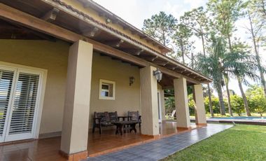 VENTA EN LA TATENGUITA-4 DORM-PISCINA-QUINCHO