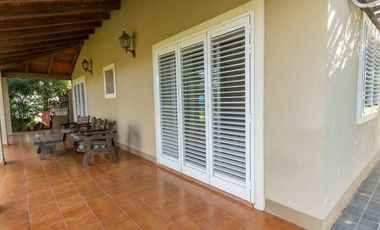 VENTA EN LA TATENGUITA-4 DORM-PISCINA-QUINCHO