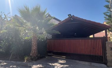 HERMOSA CASA EN VALLE LO CAMPINO 4D 2B QUILICURA