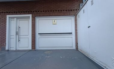 VENTA COCHERA TECHADA CERRADA VILLA BALLESTER