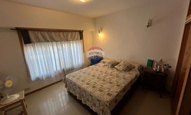 CASA EN VENTA 4 AMB CON COCHERA Y QUINCHO