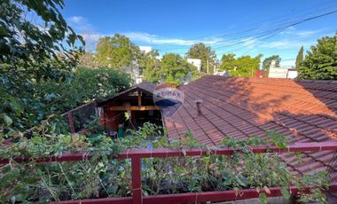 CASA EN VENTA 4 AMB CON COCHERA Y QUINCHO