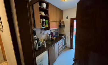 CASA EN VENTA 4 AMB CON COCHERA Y QUINCHO