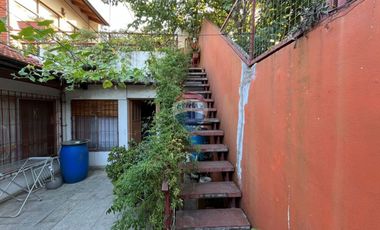 CASA EN VENTA 4 AMB CON COCHERA Y QUINCHO