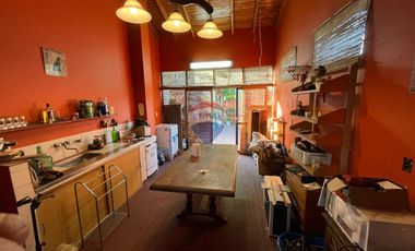 CASA EN VENTA 4 AMB CON COCHERA Y QUINCHO