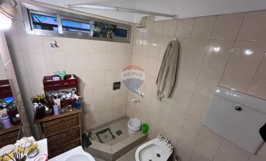 CASA EN VENTA 4 AMB CON COCHERA Y QUINCHO