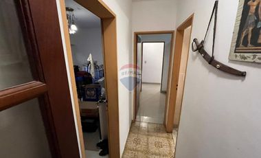 CASA EN VENTA 4 AMB CON COCHERA Y QUINCHO