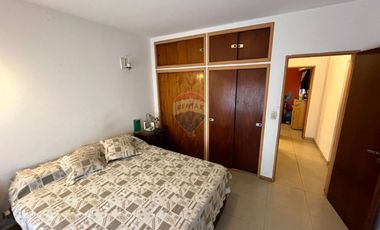 CASA EN VENTA 4 AMB CON COCHERA Y QUINCHO