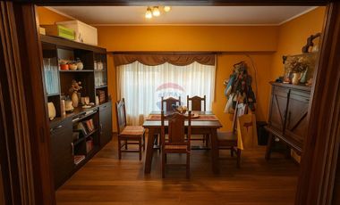 CASA EN VENTA 4 AMB CON COCHERA Y QUINCHO