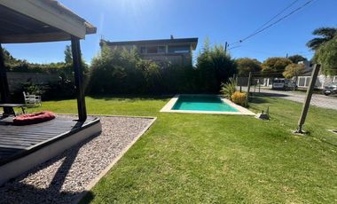 CASA EN VENTA VILLA DEL PLATA 4 DORMITORIOS