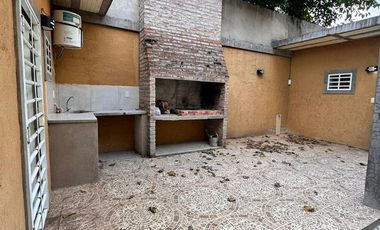 DOS DPTOS.  EN VENTA SOBRE EL MISMO TERRENO