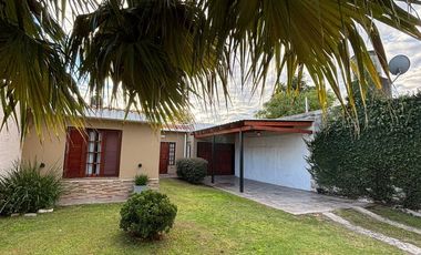 CASA EN VENTA 3 DORM. CON PILETA EN VILLA NUEVA