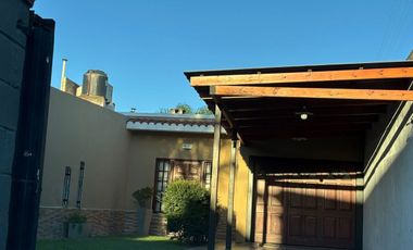 CASA EN VENTA 3 DORM. CON PILETA EN VILLA NUEVA