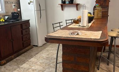 CASA EN VENTA 3 DORM. CON PILETA EN VILLA NUEVA
