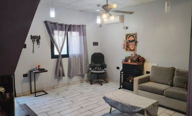 Casa 4 ambiente en venta en Sicardi con pileta