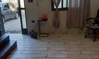 Casa 4 ambiente en venta en Sicardi con pileta