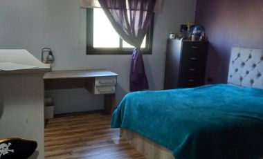 Casa 4 ambiente en venta en Sicardi con pileta