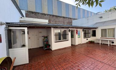 Casona - Lote de 8,66 x 57 mts. - Ideal Inversor