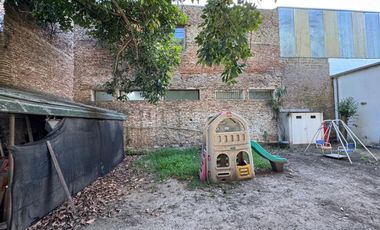 Casona - Lote de 8,66 x 57 mts. - Ideal Inversor