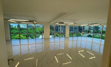 Oficinas con vistas abiertas en Carlos Pellegrini
