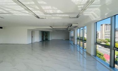 Oficinas con vistas abiertas en Carlos Pellegrini
