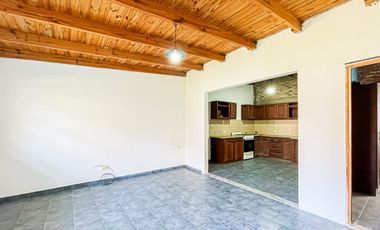 CASA EN VENTA DE 2 DORMITORIOS EN SICARDI
