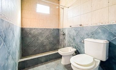 CASA EN VENTA DE 2 DORMITORIOS EN SICARDI