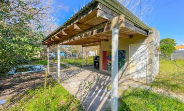 CASA EN VENTA DE 2 DORMITORIOS EN SICARDI