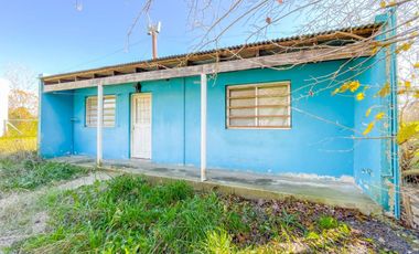 CASA EN VENTA DE 2 DORMITORIOS EN SICARDI