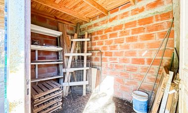 CASA EN VENTA DE 2 DORMITORIOS EN SICARDI