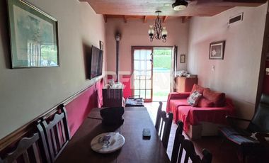 VENTA CASA 5 DORMITORIOS CON PILETA  B°MANZANAR
