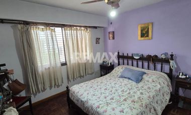 VENTA CASA 5 DORMITORIOS CON PILETA  B°MANZANAR