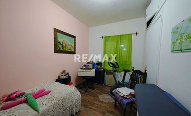 CASA EN VENTA CON QUINCHO + DEPTO - CATRIEL