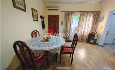 CASA EN VENTA CON QUINCHO + DEPTO - CATRIEL