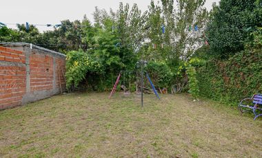 CASA EN VENTA EN LA PLATA 2 DORMITORIOS QUINCHO