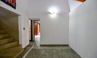 CASA EN VENTA EN LA PLATA 2 DORMITORIOS QUINCHO