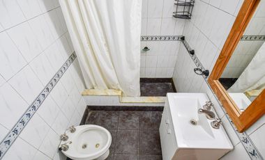 CASA EN VENTA EN LA PLATA 2 DORMITORIOS QUINCHO