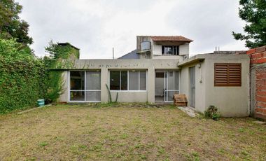 CASA EN VENTA EN LA PLATA 2 DORMITORIOS QUINCHO