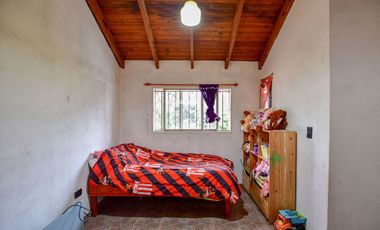 CASA EN VENTA EN LA PLATA 2 DORMITORIOS QUINCHO