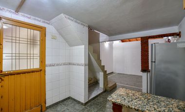 CASA EN VENTA EN LA PLATA 2 DORMITORIOS QUINCHO