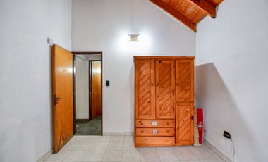 CASA EN VENTA EN LA PLATA 2 DORMITORIOS QUINCHO