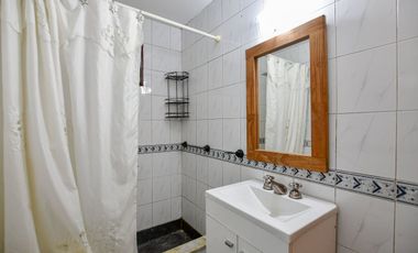 CASA EN VENTA EN LA PLATA 2 DORMITORIOS QUINCHO