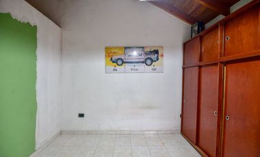 CASA EN VENTA EN LA PLATA 2 DORMITORIOS QUINCHO